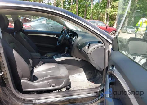 2012 Audi A5 2.0T Premium z USA, uszkodzony, nr VIN WAUCFAFR5CA000501